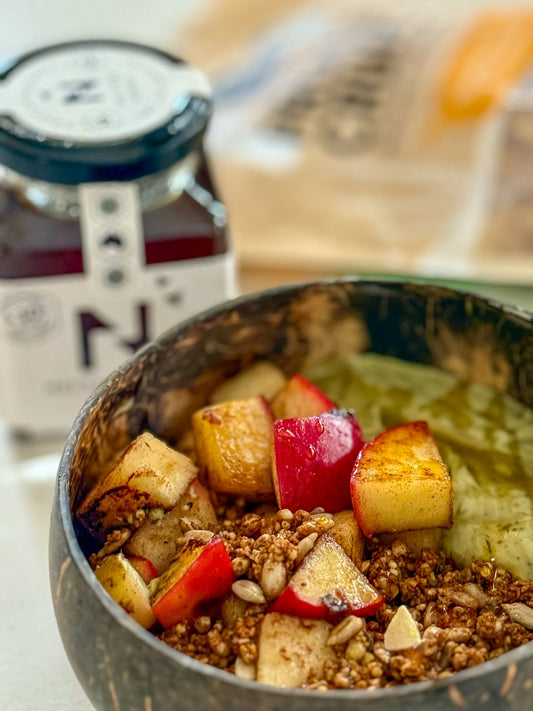Matcha Yoghurt Bowl with Cinnamon Apple